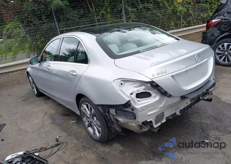 2016 Mercedes-Benz C 300 из США, поврежденный, VIN 55SWF4JB8GU168804